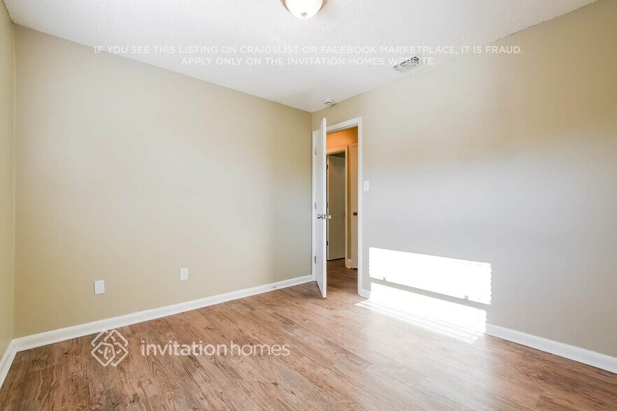 Building Photo - 1370 Prince Philip Dr