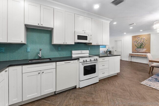 Building Photo - 2275 S Ocean Blvd
