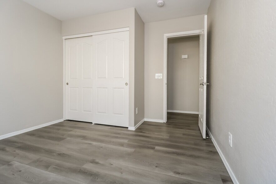 Building Photo - 12690 W Mulberry Dr