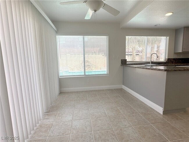 Building Photo - 7604 Cruz B