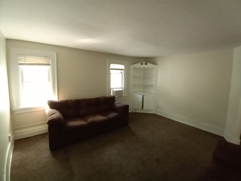 Primary Photo - 608 Elmwood Ave