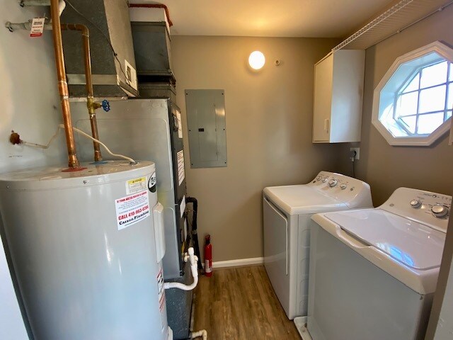 Laundry Room - 300 Blue Water Ct