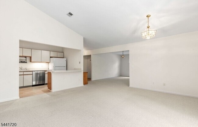 Building Photo - 82 Smithfield Ct