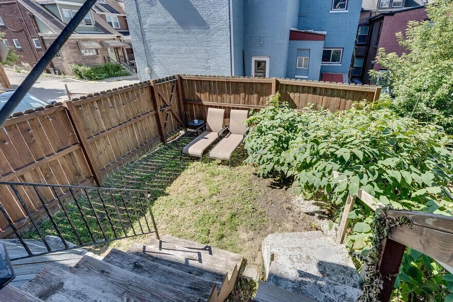 Backyard - 264 44th St