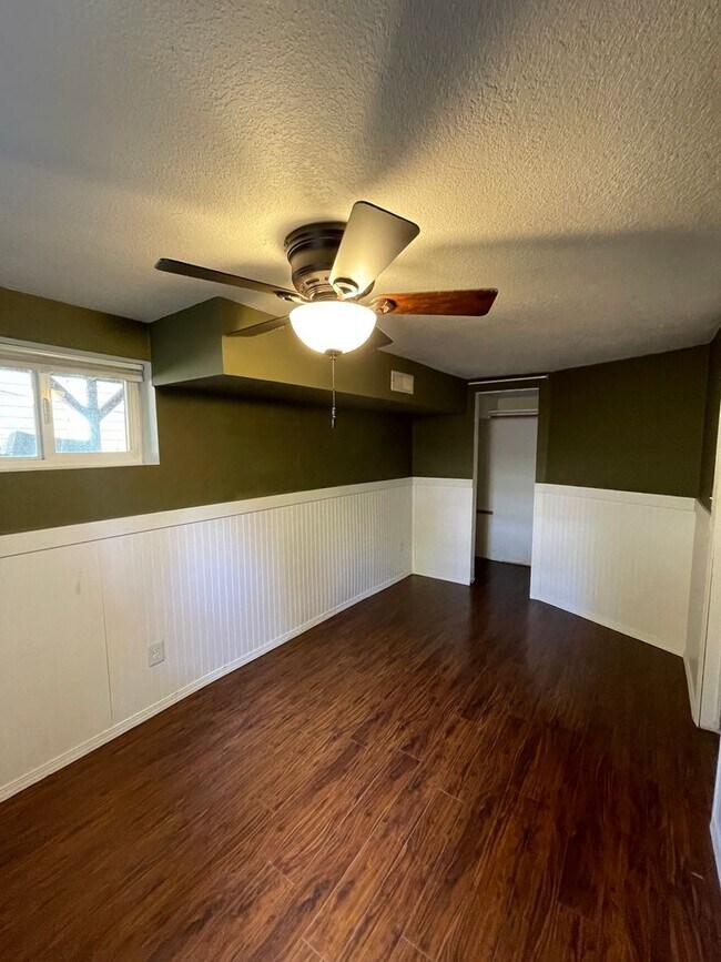 Building Photo - ALL UTILITIES INCLUDED - 3 bed duplex