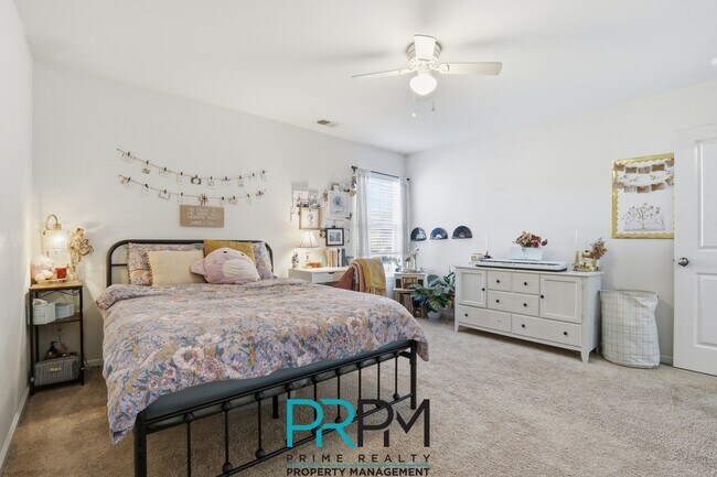 Building Photo - 249 Elmhaven Dr