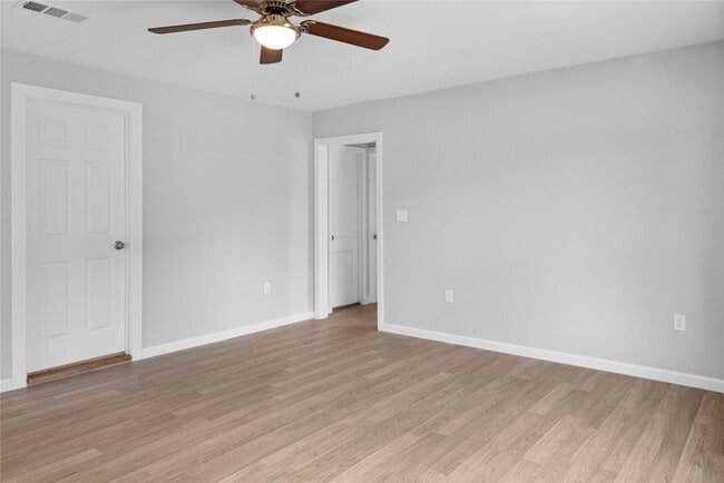 Building Photo - 10118 Norvic St