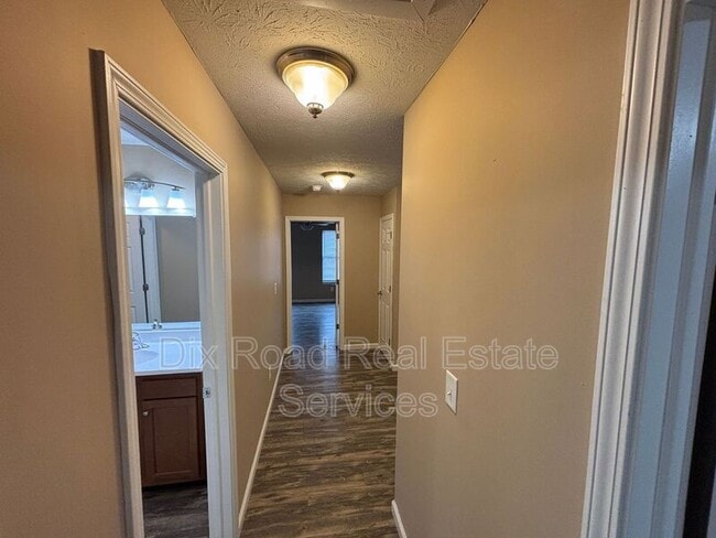 Building Photo - 2516 Resor Rd