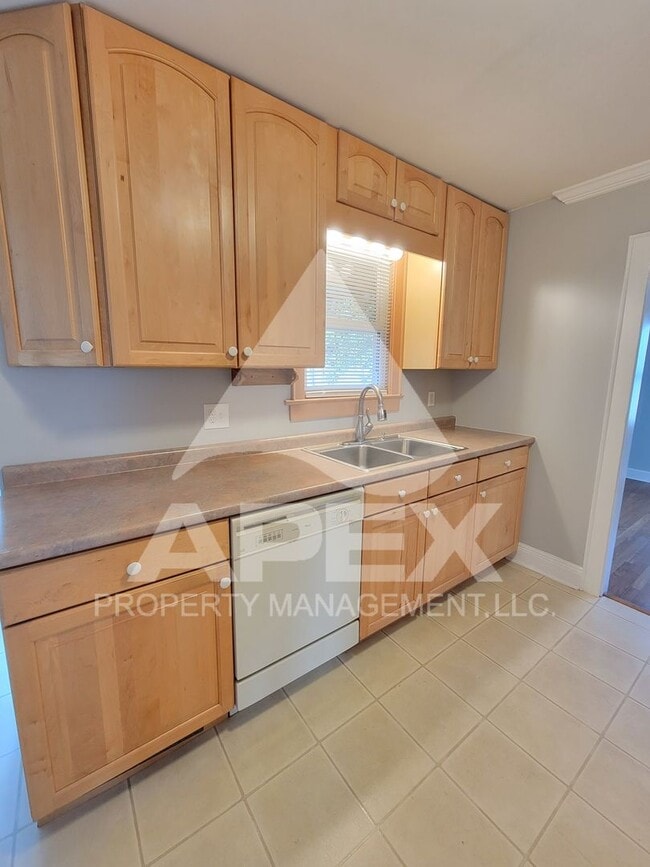 Building Photo - Craftsman Style 2 Bd 1- Ba Single Family H...
