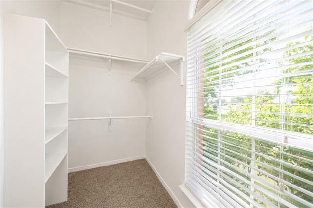 Building Photo - 10057 Wyndbrook Dr