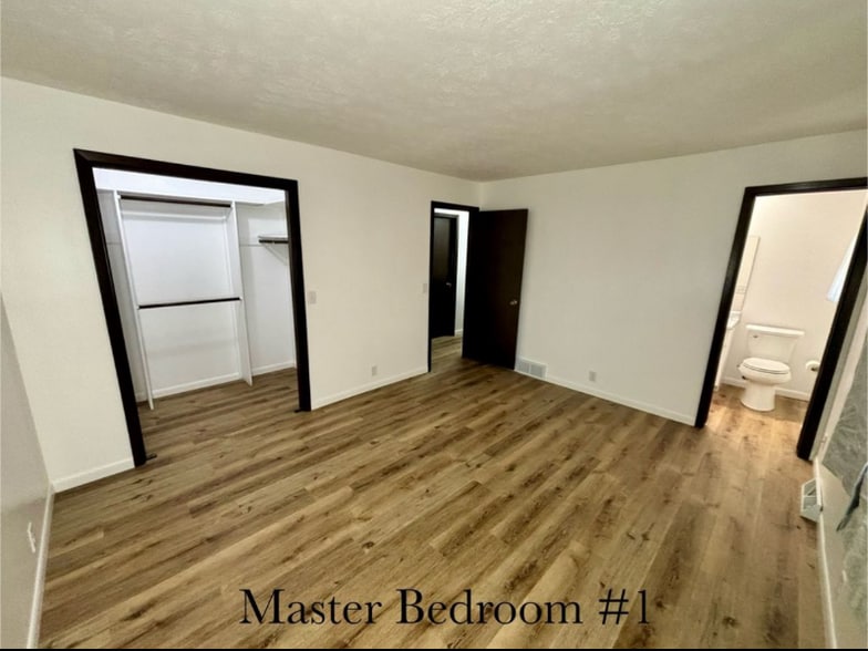 Building Photo - 14112 Pine St