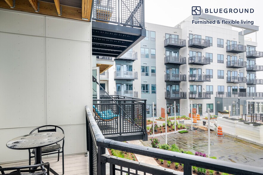 Building Photo - 646 Ocean Ave