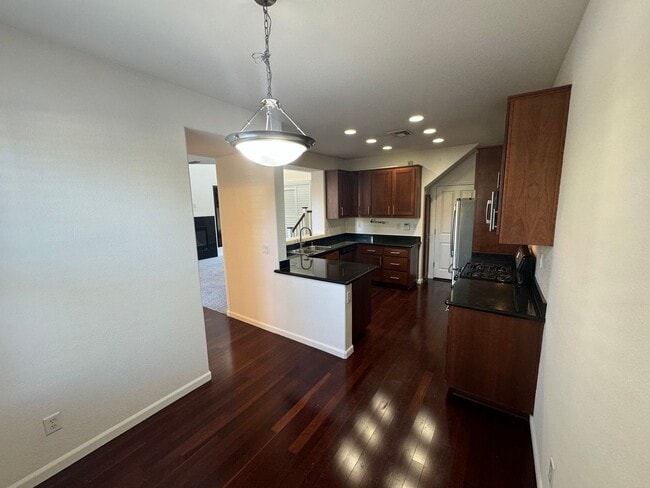Building Photo - 804 Titanium Ln