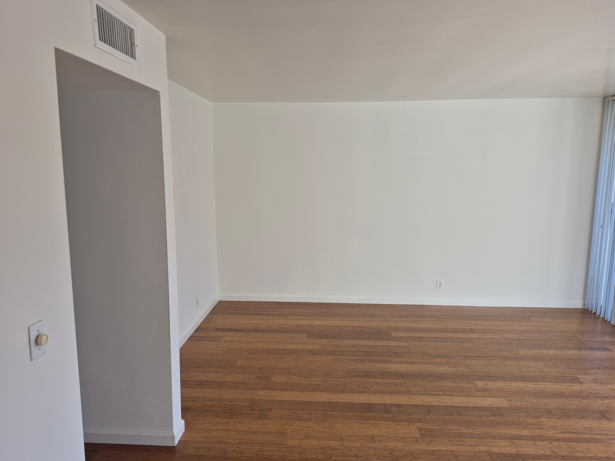 Building Photo - 848 San Pascual Ave