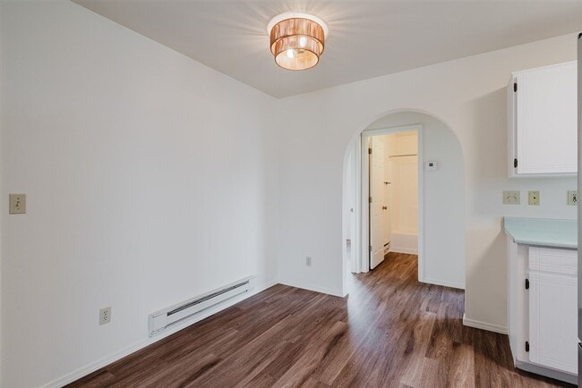 Building Photo - 3123 N Truwood Dr