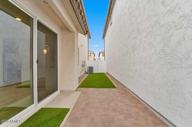 Building Photo - 8336 E Peterson Ave