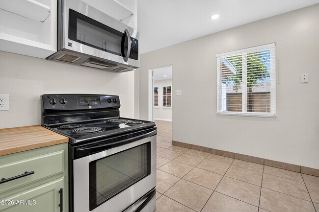 Building Photo - 1007 E Citrus Wy
