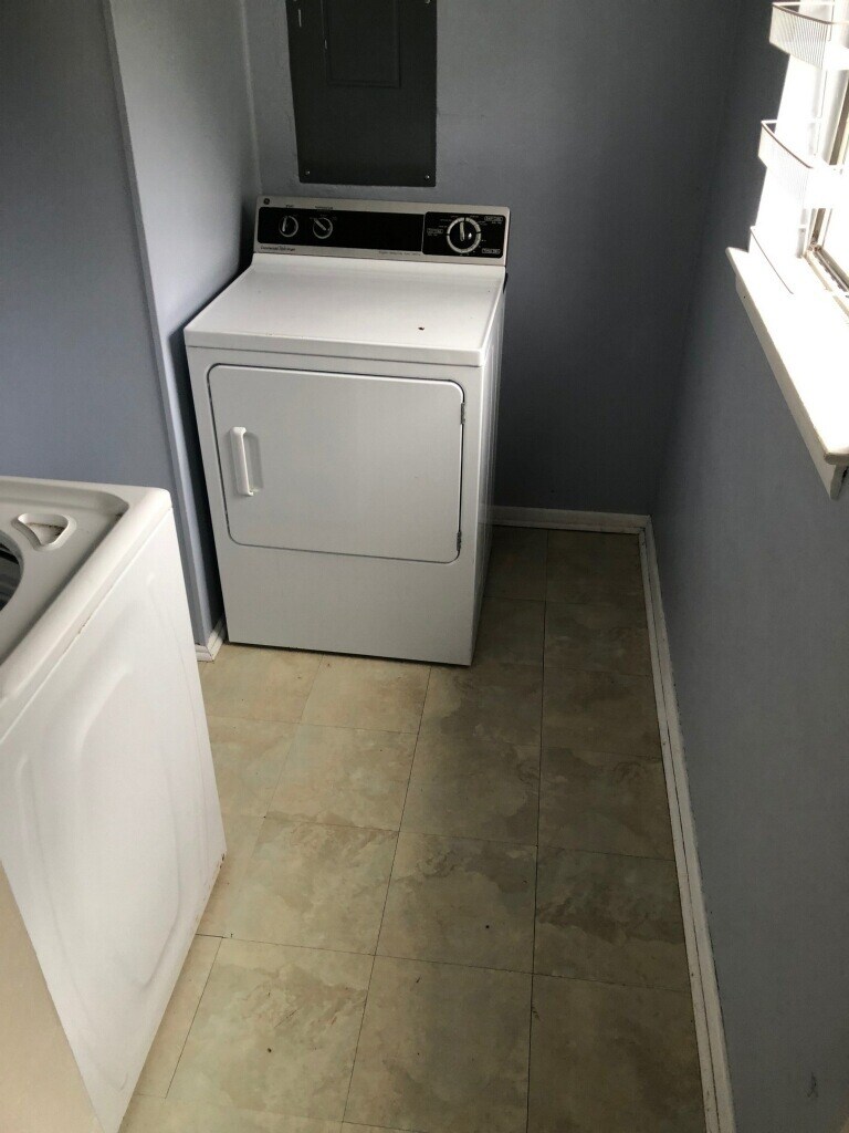 Building Photo - 301 Pepper Mill Ct