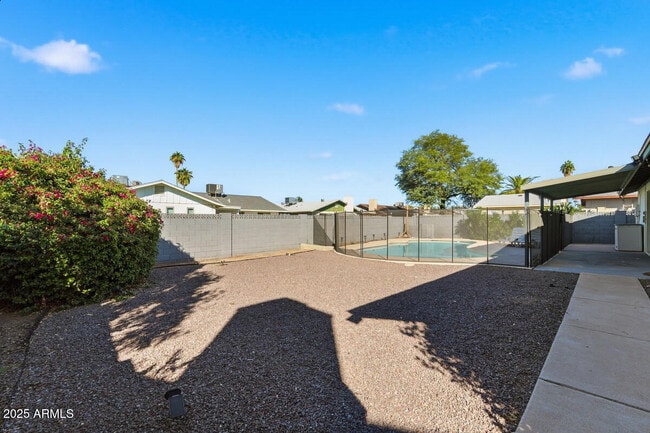 Building Photo - 1644 E Broadmor Dr