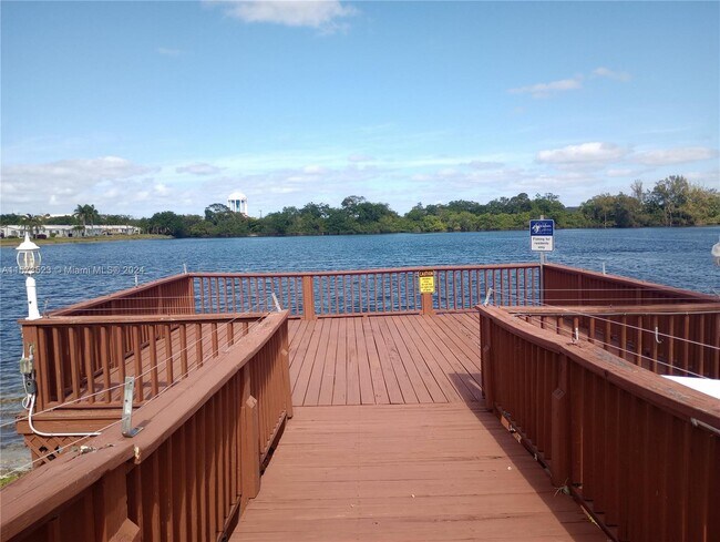 Building Photo - 2309 Park Ln