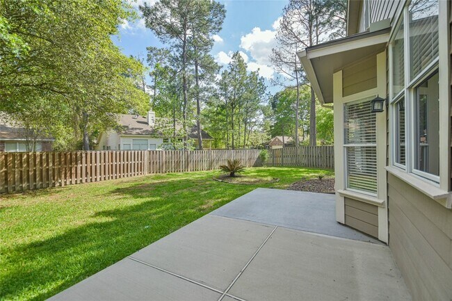 Building Photo - 2 Willow Point Pl