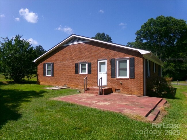 Building Photo - 40119 NC-740