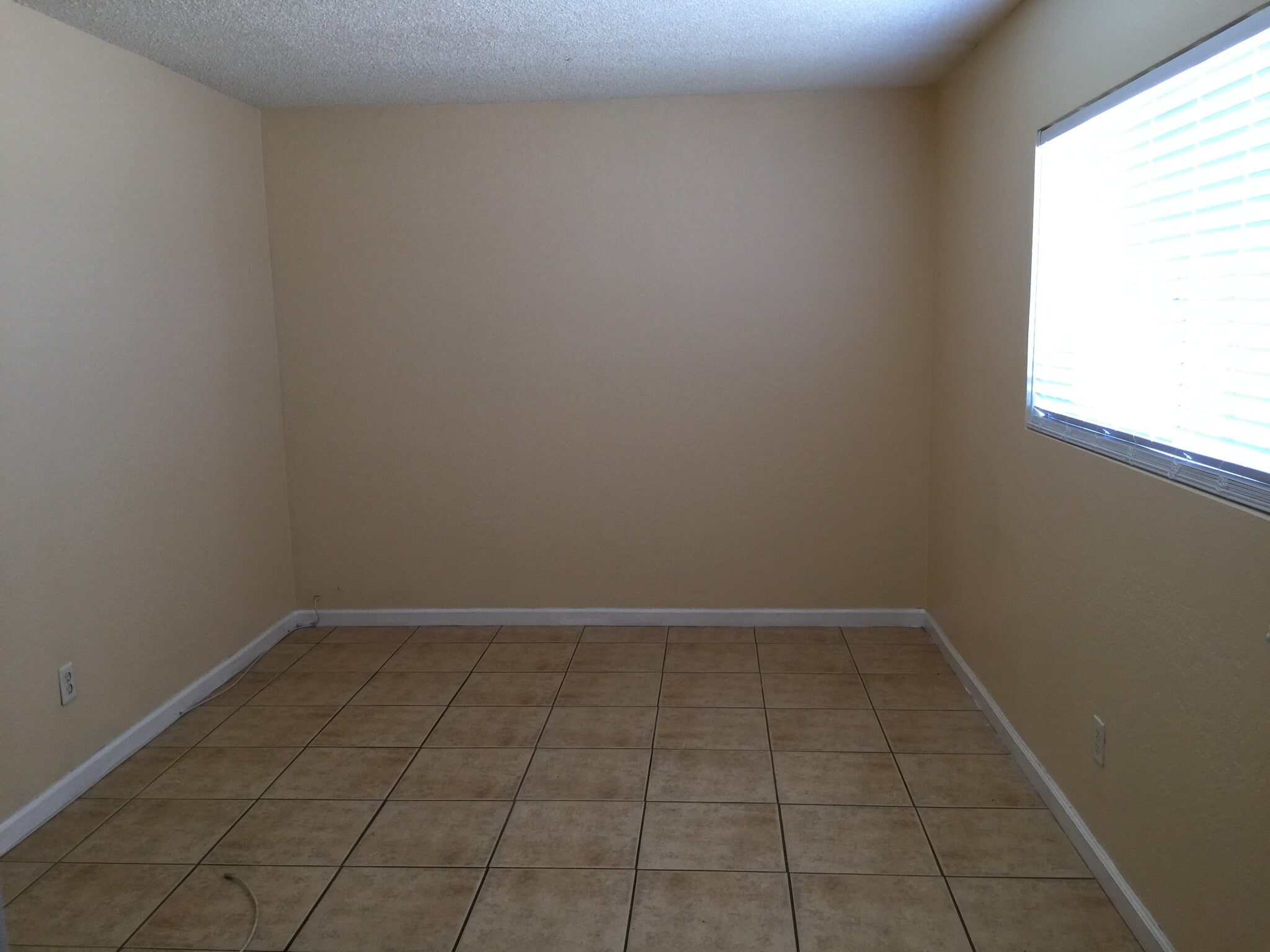 Building Photo - 5648 Meikle Ln