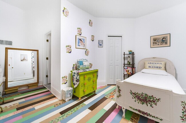 Building Photo - 1022 Wise St