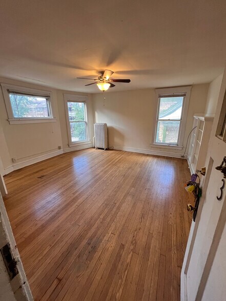 Building Photo - 133 E Gorham St