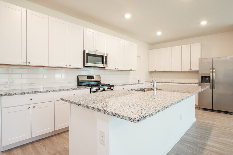 Building Photo - 15035 Nettleton Ml