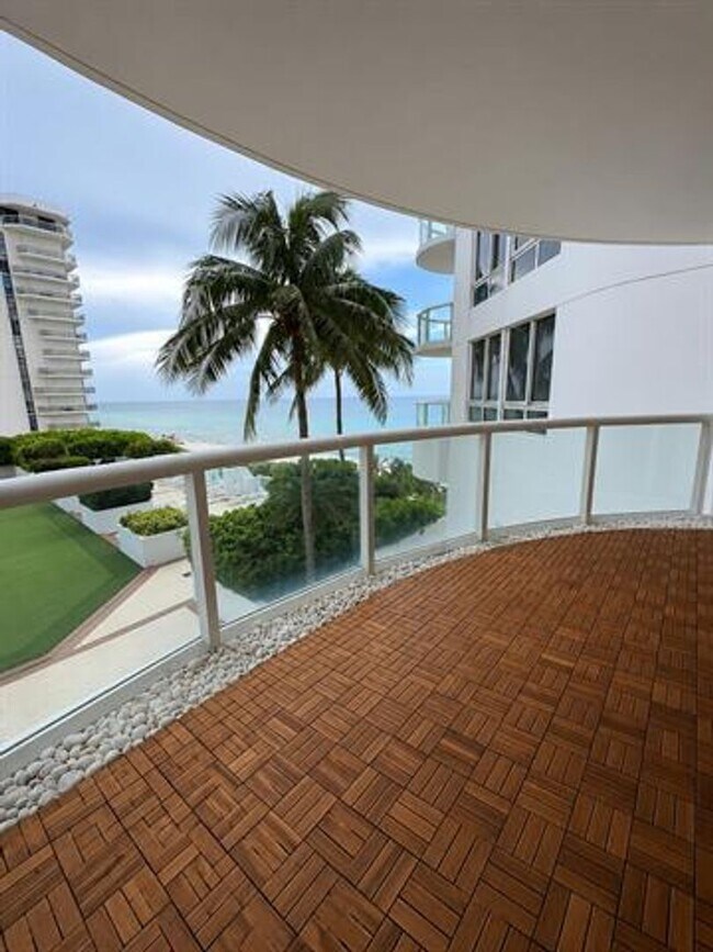 Building Photo - 6365 Collins Ave