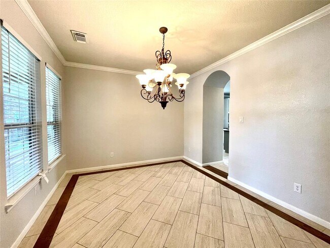 Building Photo - 23606 Rollinford Ln