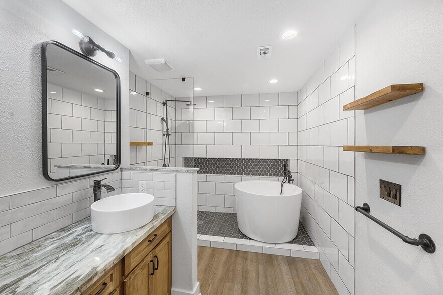 Building Photo - Chic Richardson Heights Estates home with ...