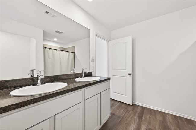 Building Photo - 40603 Pine Spruce Ln