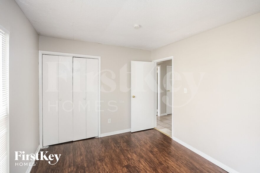 Building Photo - 8819 Timberwood Dr