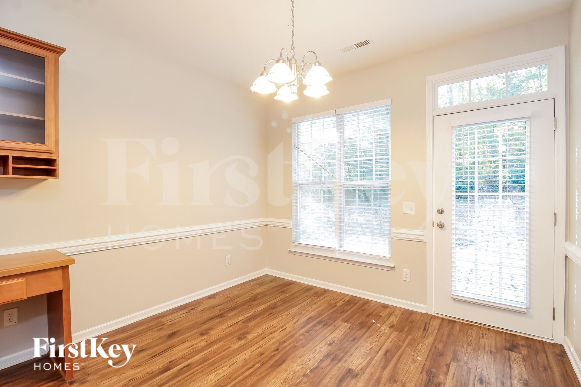 Building Photo - 708 Hawthorn Ridge Dr