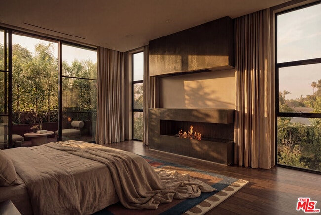 Building Photo - 530 N La Jolla Ave