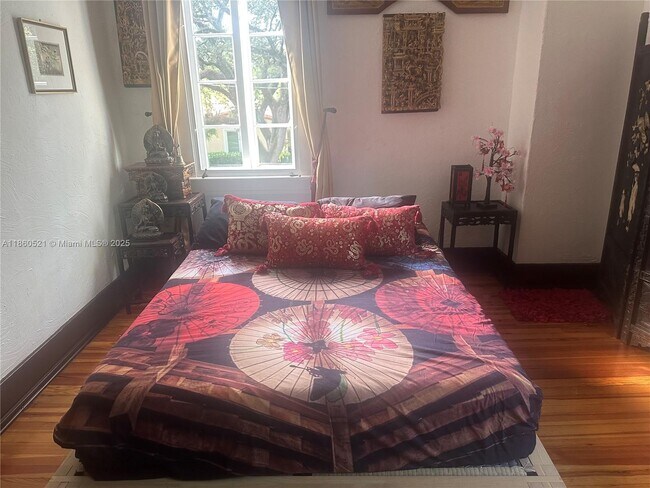 Building Photo - 915 Ferdinand St