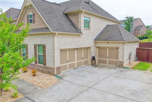 Building Photo - 6035 Ashborough Park