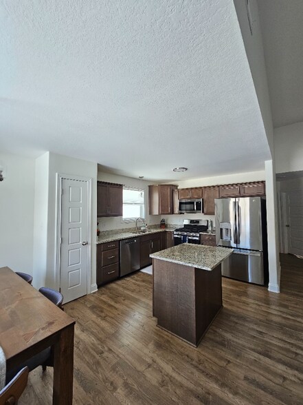 Building Photo - 2373 Bridgeport Wy