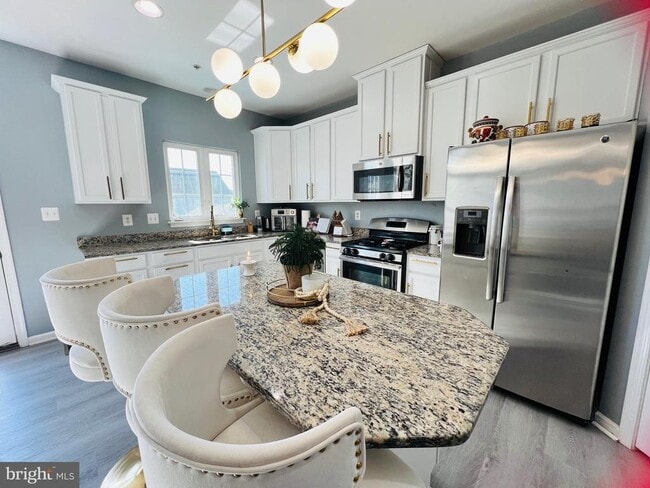 Building Photo - 2422 Baileys Pond Rd