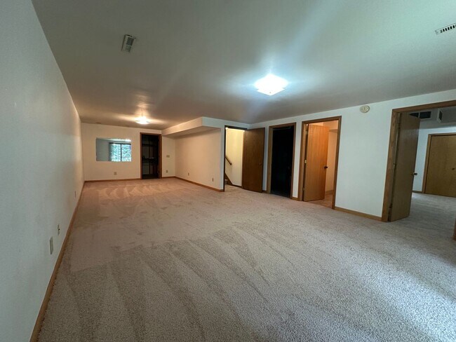 Building Photo - 657/659 Wood Violet Lane