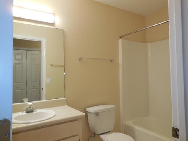 Building Photo - 2939 Royal Palm Way