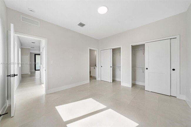 Building Photo - 4307 E 8th Ct