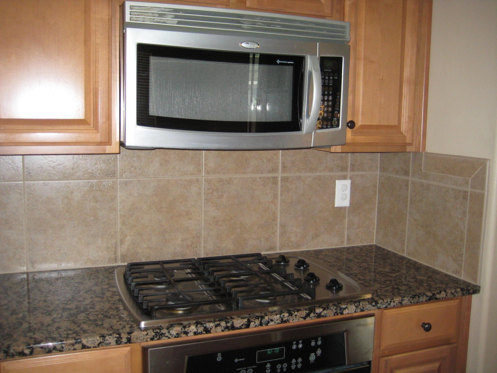Building Photo - 6417 NE Southbrook Ct