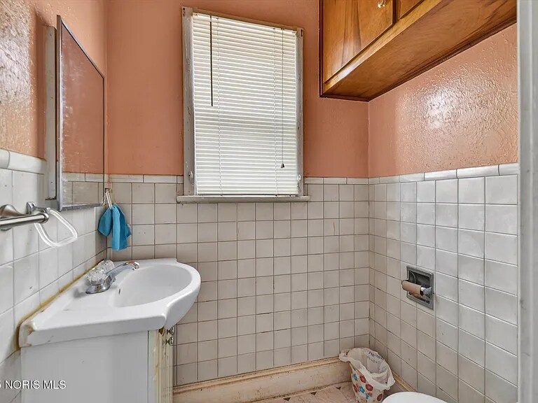 Building Photo - 3209 Kimball Ave