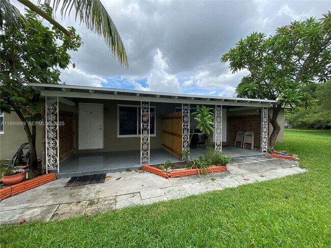 Building Photo - 2215 Adams St