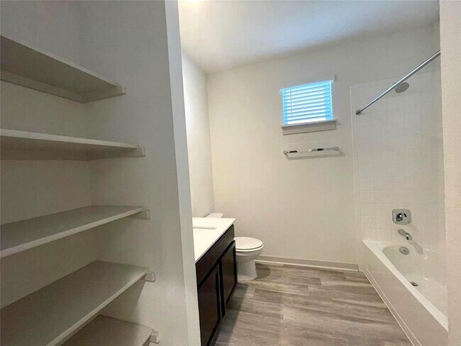 Building Photo - 8125 Linnie Ln