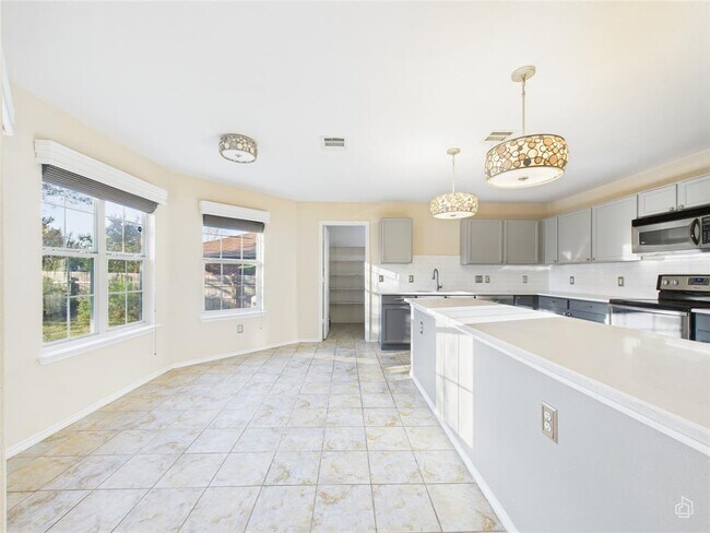 Building Photo - 19708 San Chisolm Dr