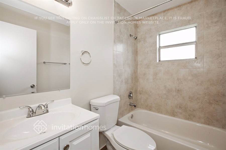 Building Photo - 19432 NW 62nd Ct